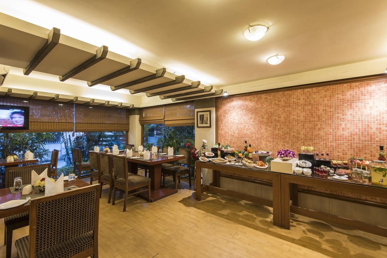 公园中央舒适e套房酒店 浦那 外观 照片