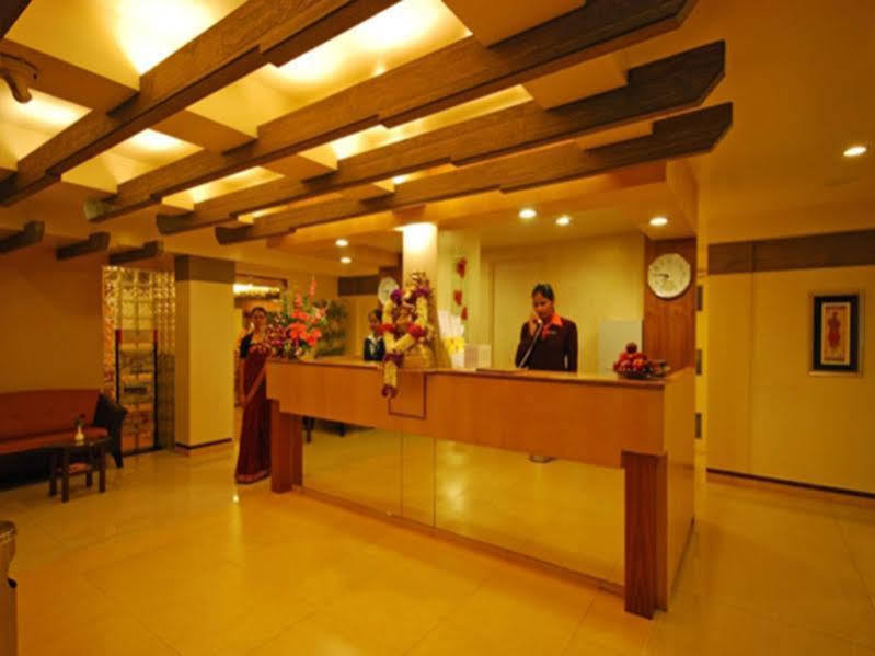 公园中央舒适e套房酒店 浦那 外观 照片
